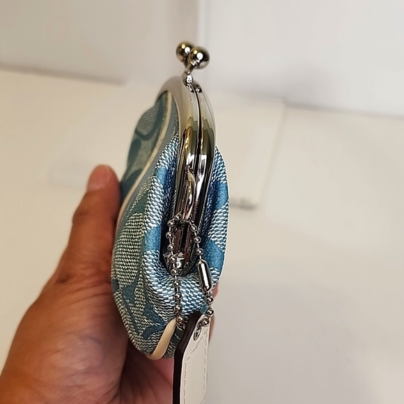 Coach Kisslock Wallet - Picture 4 of 10